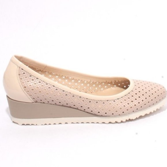 ITALIAN Beige Perforated Leather Patent Wedge Pump - Picture 3 of 8